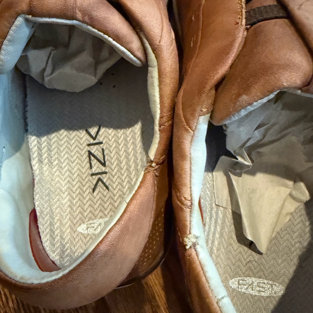 Kizik Men's Tan Leather Slip-On Sneakers - Picture 4 of 8
